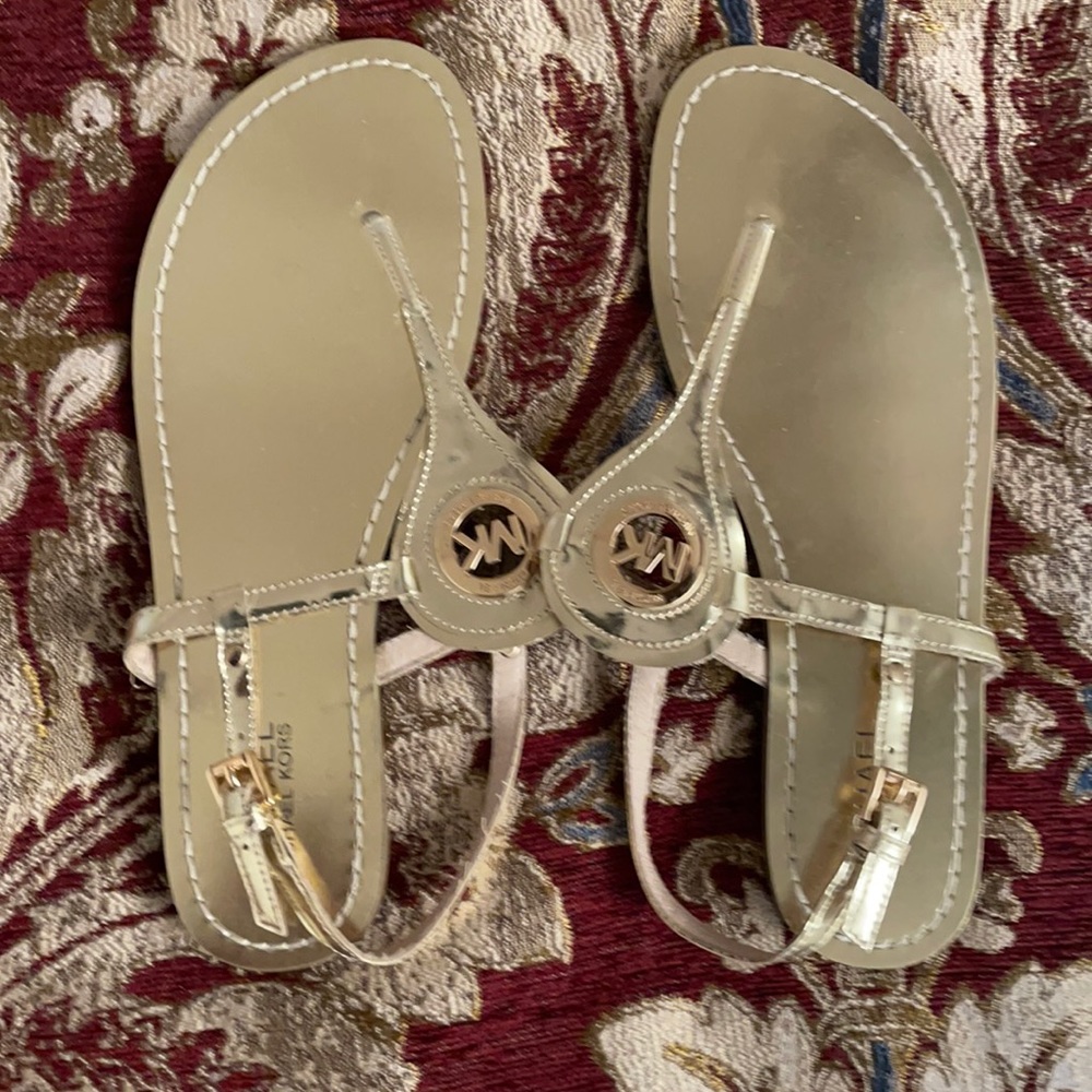New!! Michael Kors MK Sandals Size 10 in Gold.